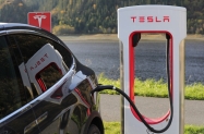Tesla seli sjedite svoje tvrtke iz Silicijske doline