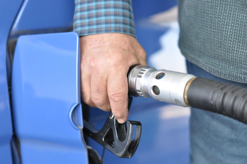 Mali distributeri goriva od Vlade trae da prekine s kontroliranim marama