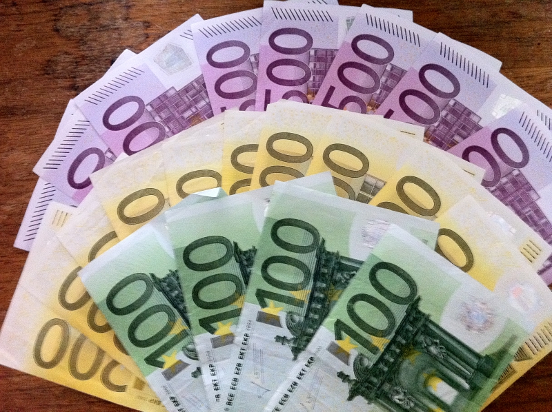 Dolar ojaao prema koarici valuta, euro najslabiji u dvije godine