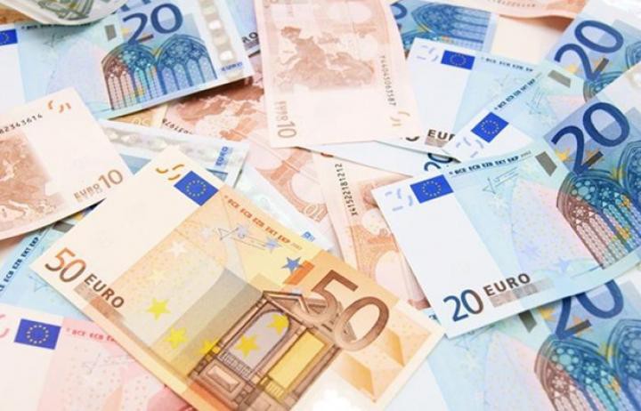 Euro oslabio prema dolaru zbog slabih podataka iz Njemake