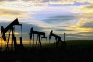 Cijene nafte pale ispod 85 dolara, raspoloženje ′pokvarile′ Kina i kamatne stope