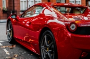 Zaradite trgujui dionicama Ferrarija s besplatnih 50 poetnog kapitala