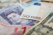 TJEDNI PREGLED: Dolar ojaao prema koarici valuta, euro oslabio
