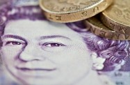 Euro stabilan prema dolaru; u fokusu britanska funta