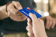 UniCredit proširio partnerstvo s Mastercardom