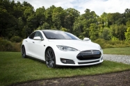 Tesla u Kini povlači s cesta više od 80.000 vozila