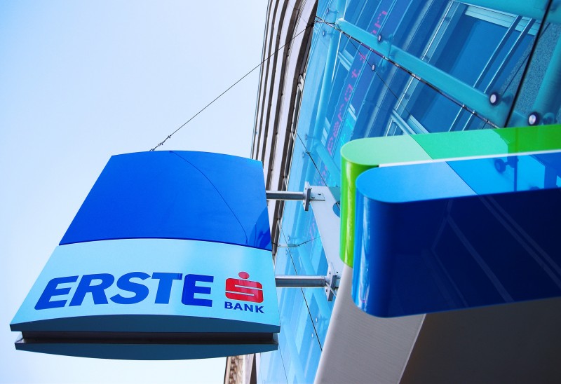 Rezervacije gotovo prepolovile dobit Erste Groupa u 2020.