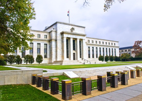 Ameriki Fed ponovio obeanje o zadravanju niskih kamatnih stopa
