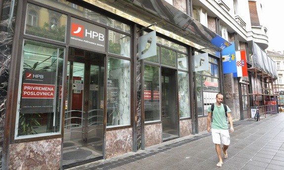 Glavna skuptina HPB-a treba odobriti kupnju Jadranske banke i njenu dokapitalizaciju