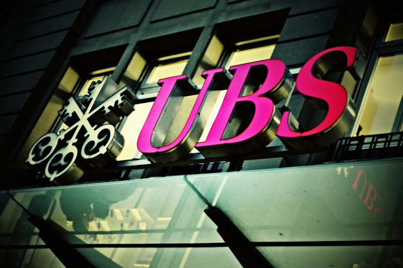 UBS-ova dobit prepolovljena u prvom kvartalu