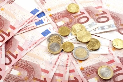 Euro ojaao zbog vijesti iz Italjie; blagi oprez prisutan pred sjednicu ECB-a