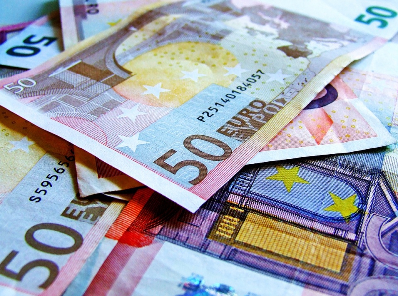 Teaj eura blizu najniih razina u pet mjeseci, rast prinosa podupire dolar