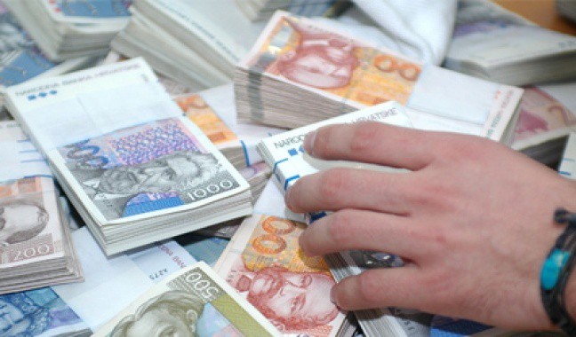 Prosječna neto plaća za veljaču 7.038 kuna, 3,4 posto veća nego lani