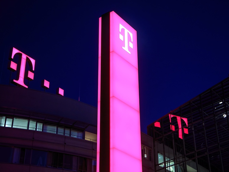 Prodaja nizozemske podružnice podigla dobit Deutsche Telekoma